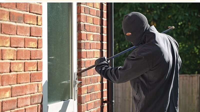 SHOCKING FIGURES SHOW 82% OF BURGLARIES IN SURREY GOING UNSOLVED